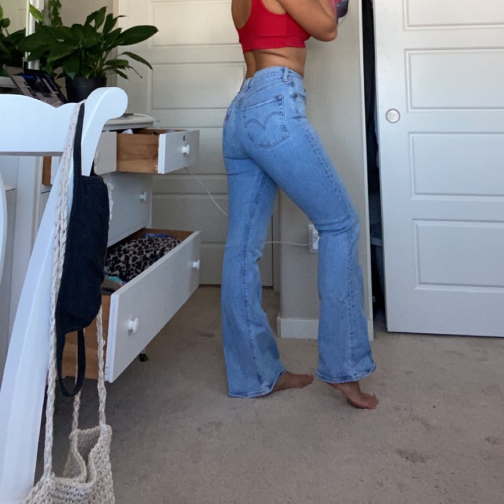 Levi Ribcage Flare